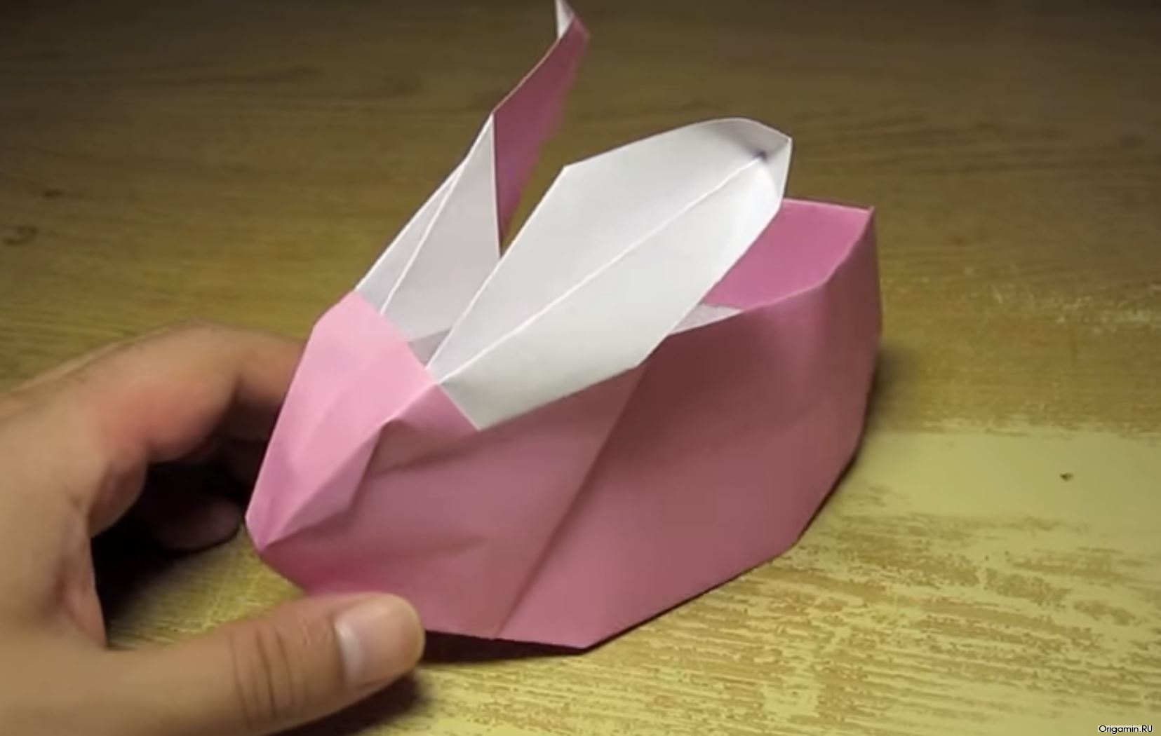 Зайчик-коробка оригами